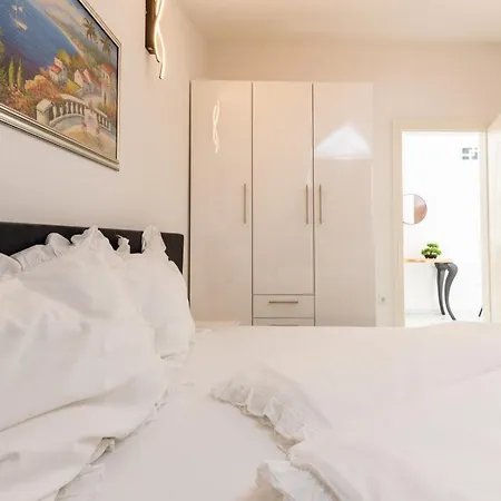 Zen Mastrinka Apartment Trogir