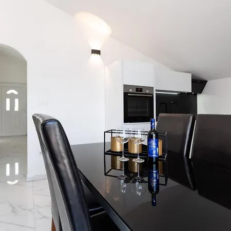 Zen Mastrinka Apartment Trogir