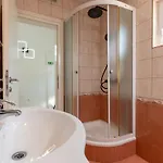 Zen Mastrinka Apartment *