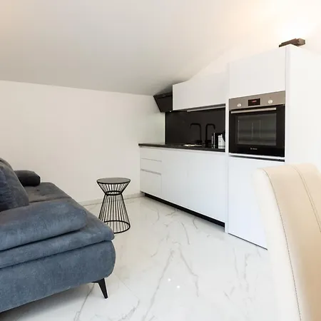 Zen Mastrinka Apartment Trogir